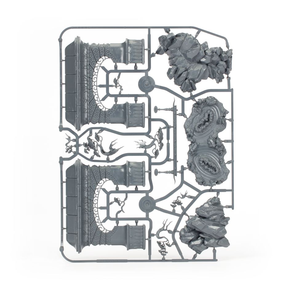 99120210035_LRLShrineLuminorSprue02-3