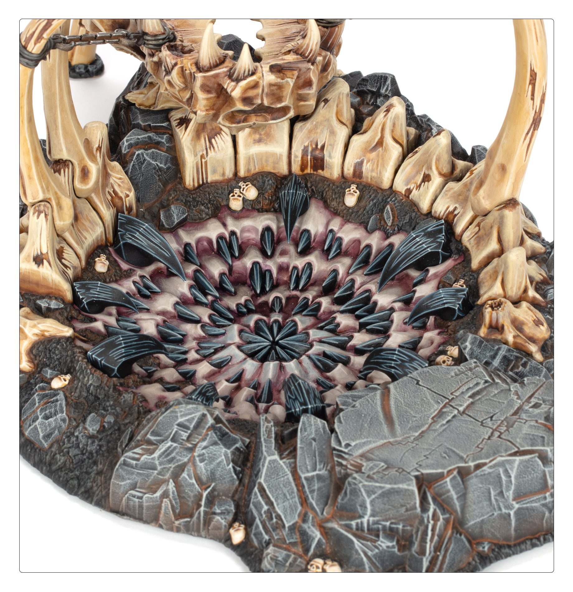 99120299098_OMMawpit02-3