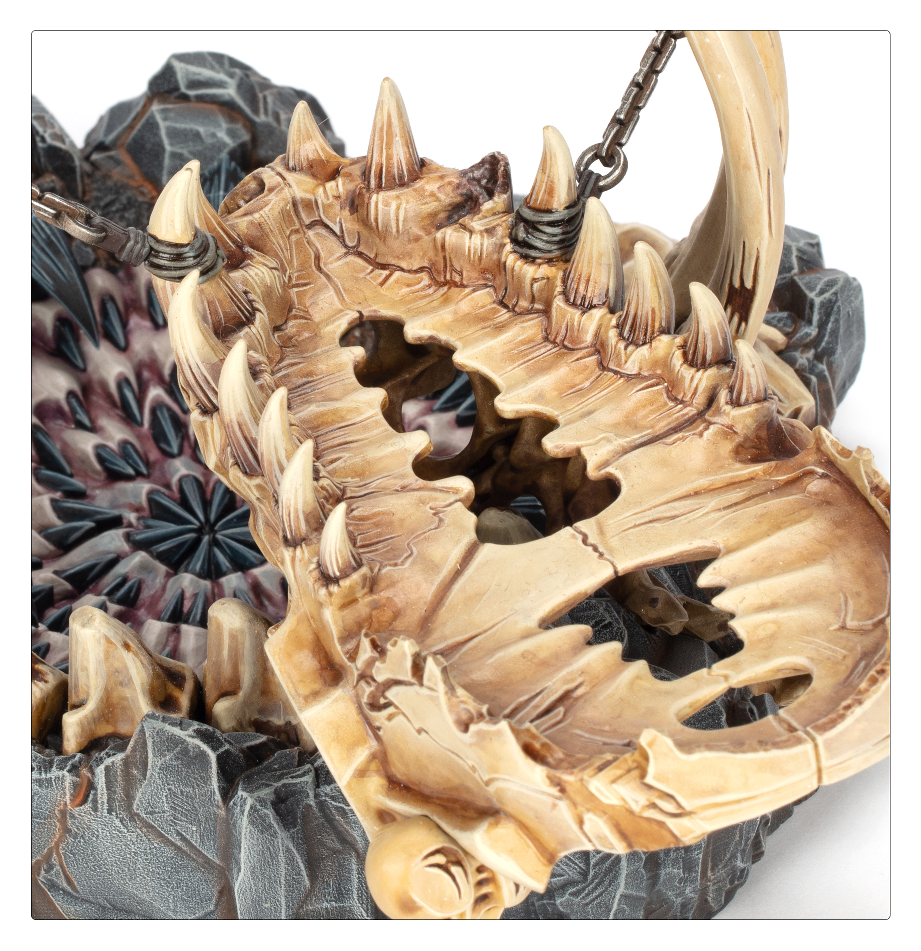 99120299098_OMMawpit05-1